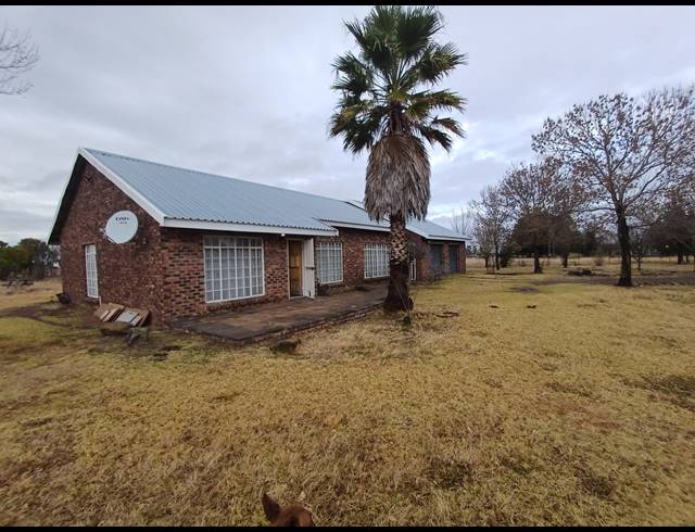 25,930M² SMALLHOLDING TO LET IN BOLTONWOLD
